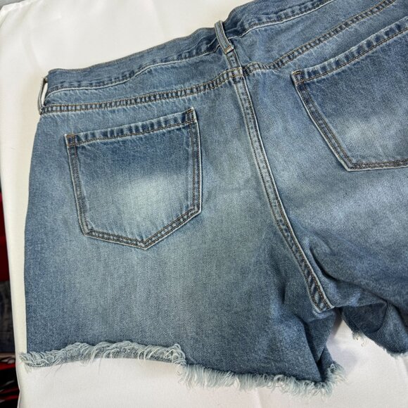 Old Navy Womens Distressed Diva Cut Off Jean Shorts Size 16 Light Wash Mid Rise - Picture 5 of 11
